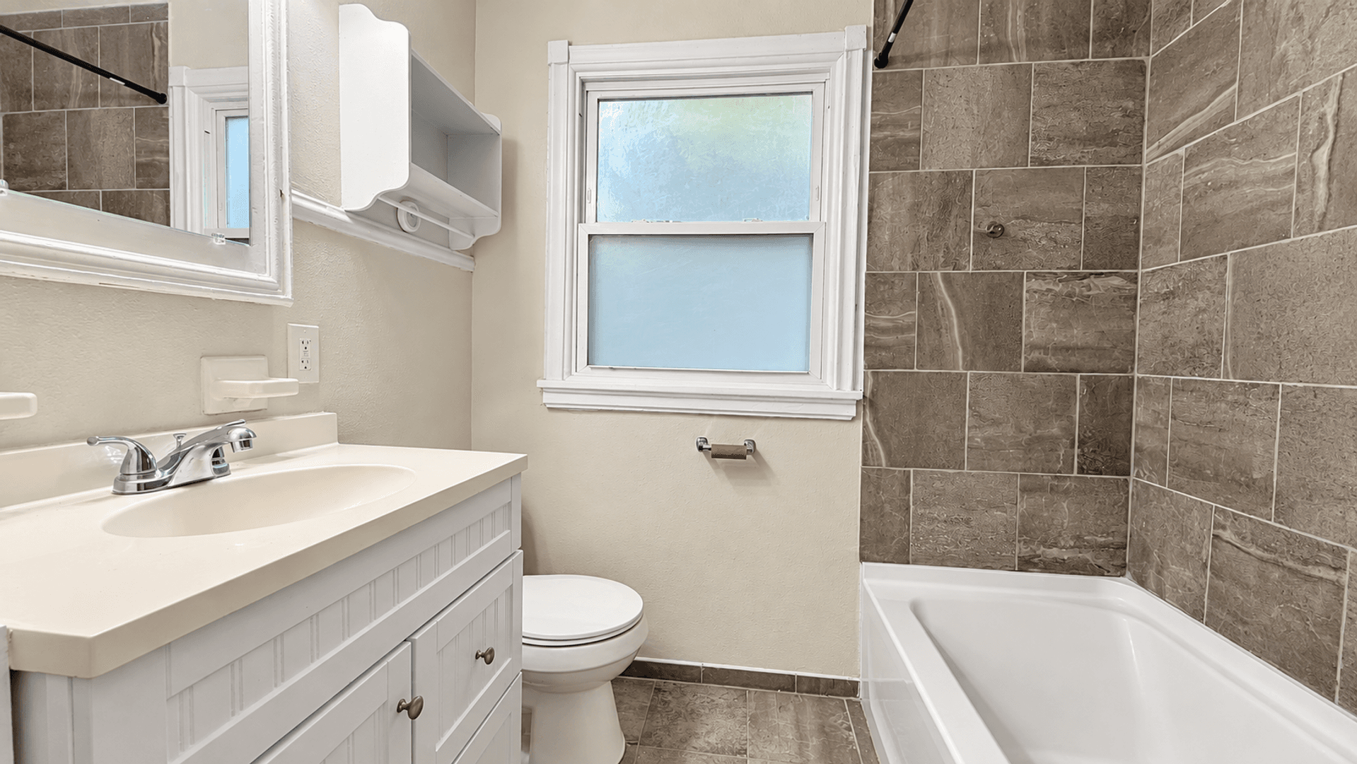 Baton Rouge Apartment: 975-977 Rittiner Drive
