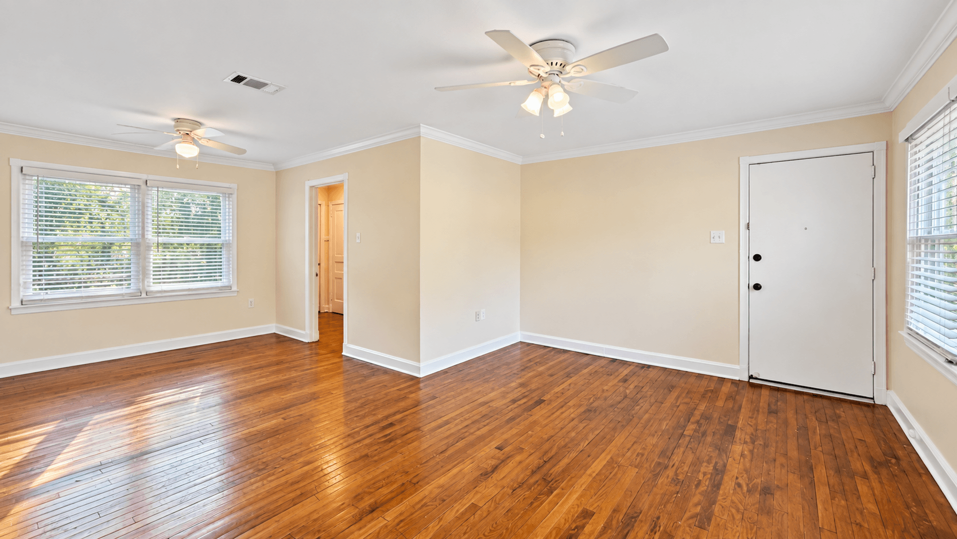 Baton Rouge Apartment: 975-977 Rittiner Drive