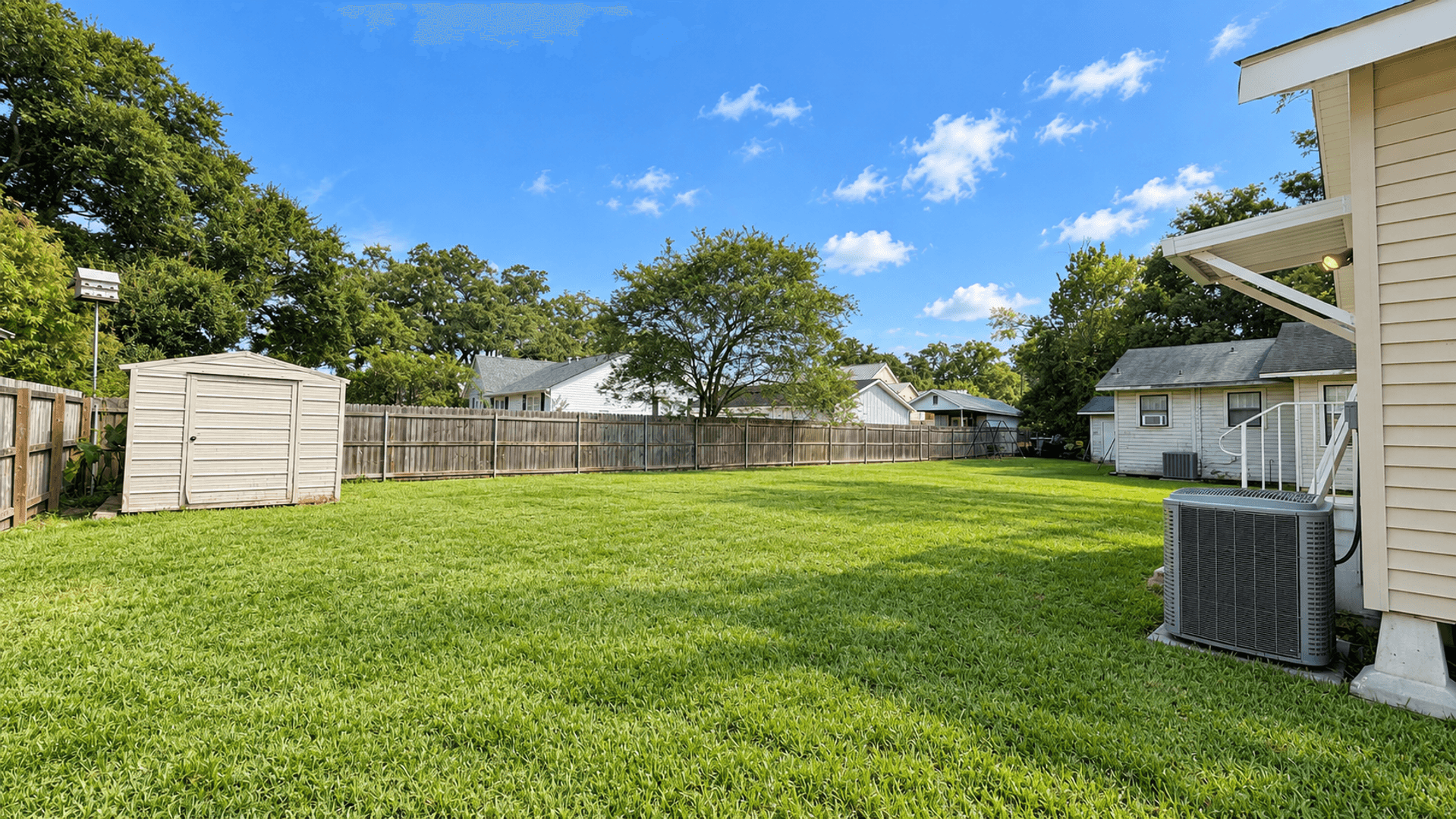 Port Allen House: 532 Avenue B