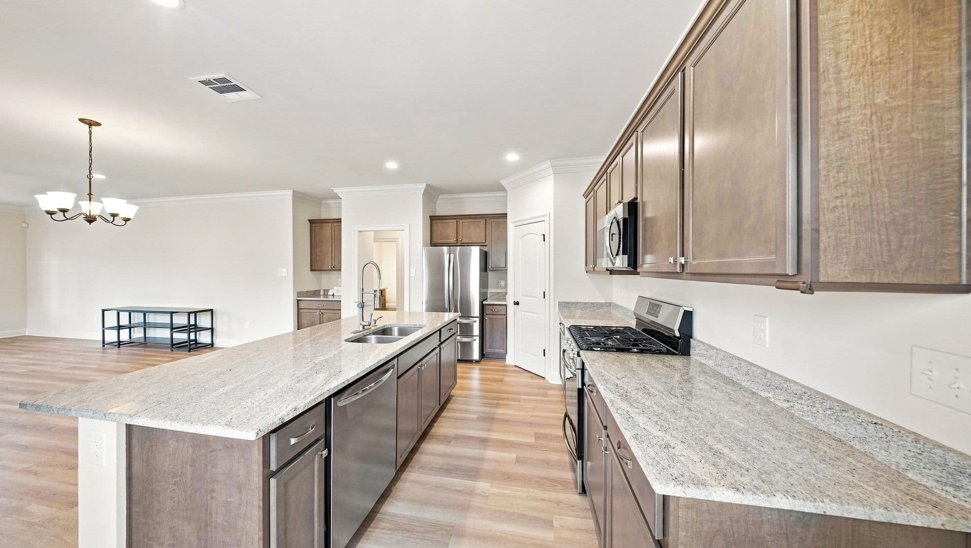 Baton Rouge House: 7211 Kenilworth Crossing Avenue
