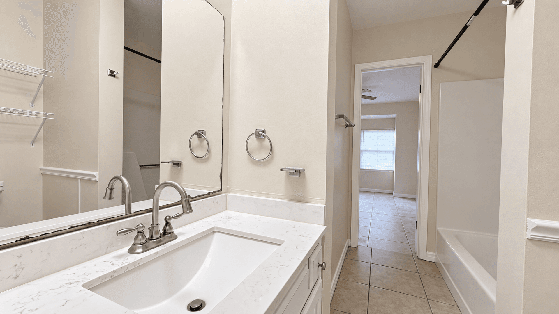 Baton Rouge House: 14743 Central Woods Avenue