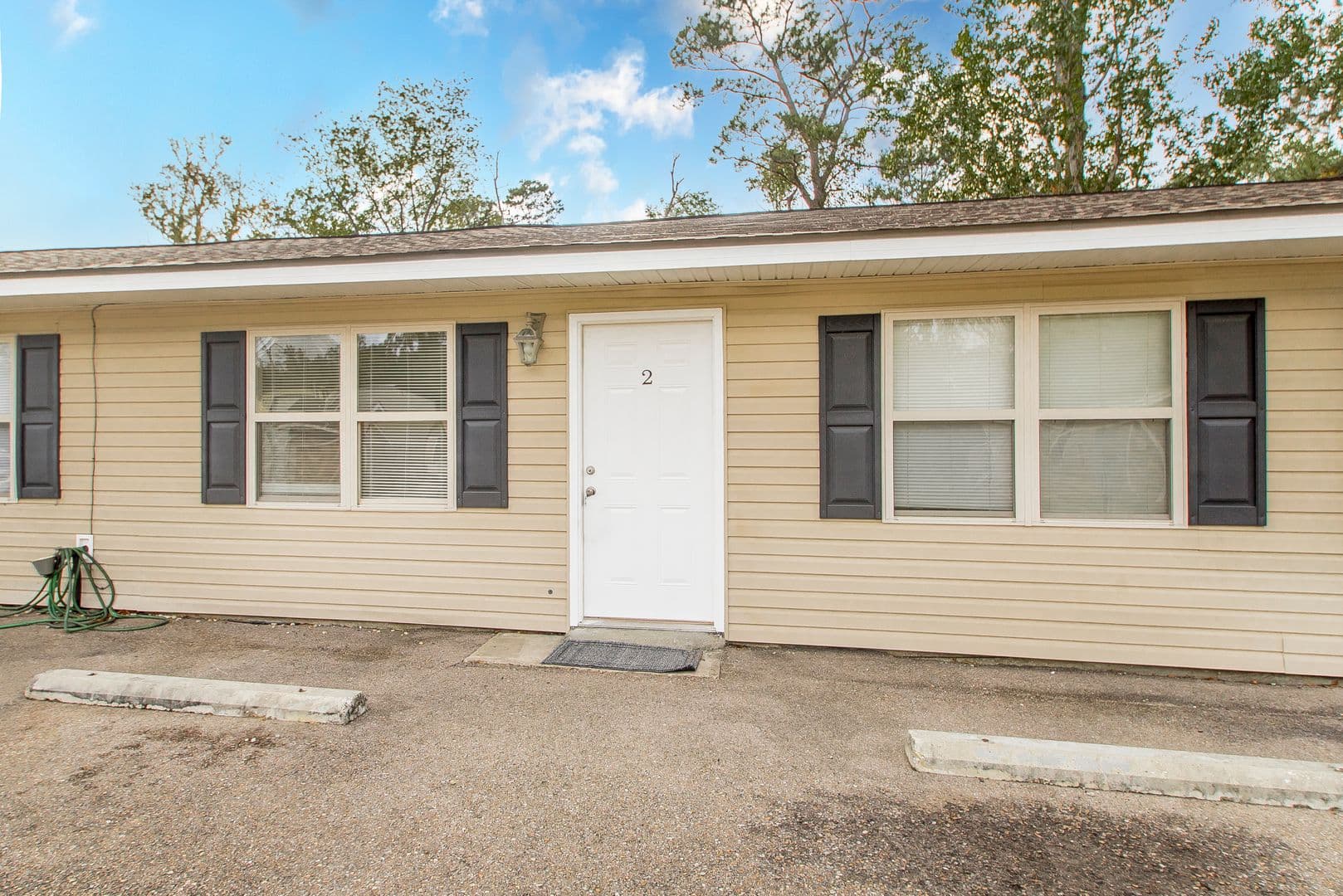 Hammond Apartment: 27859 Frindik Lane