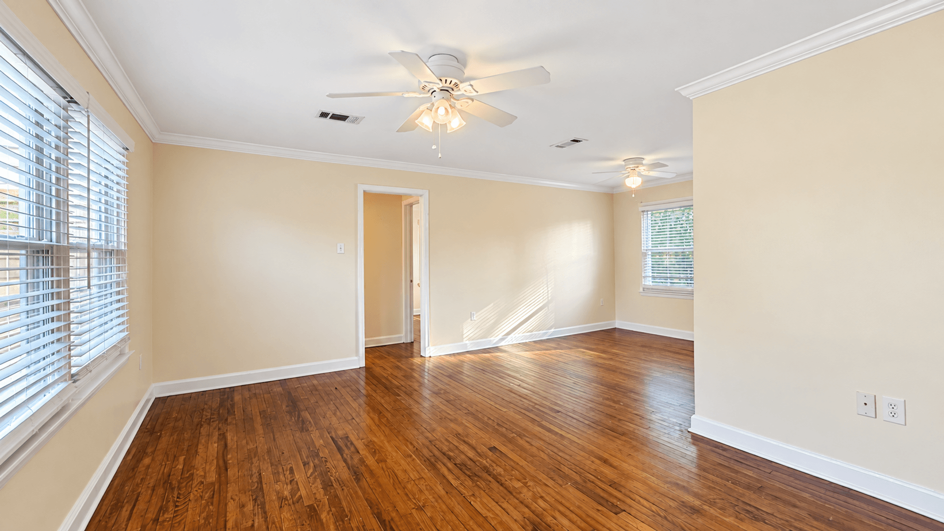 Baton Rouge Apartment: 975-977 Rittiner Drive