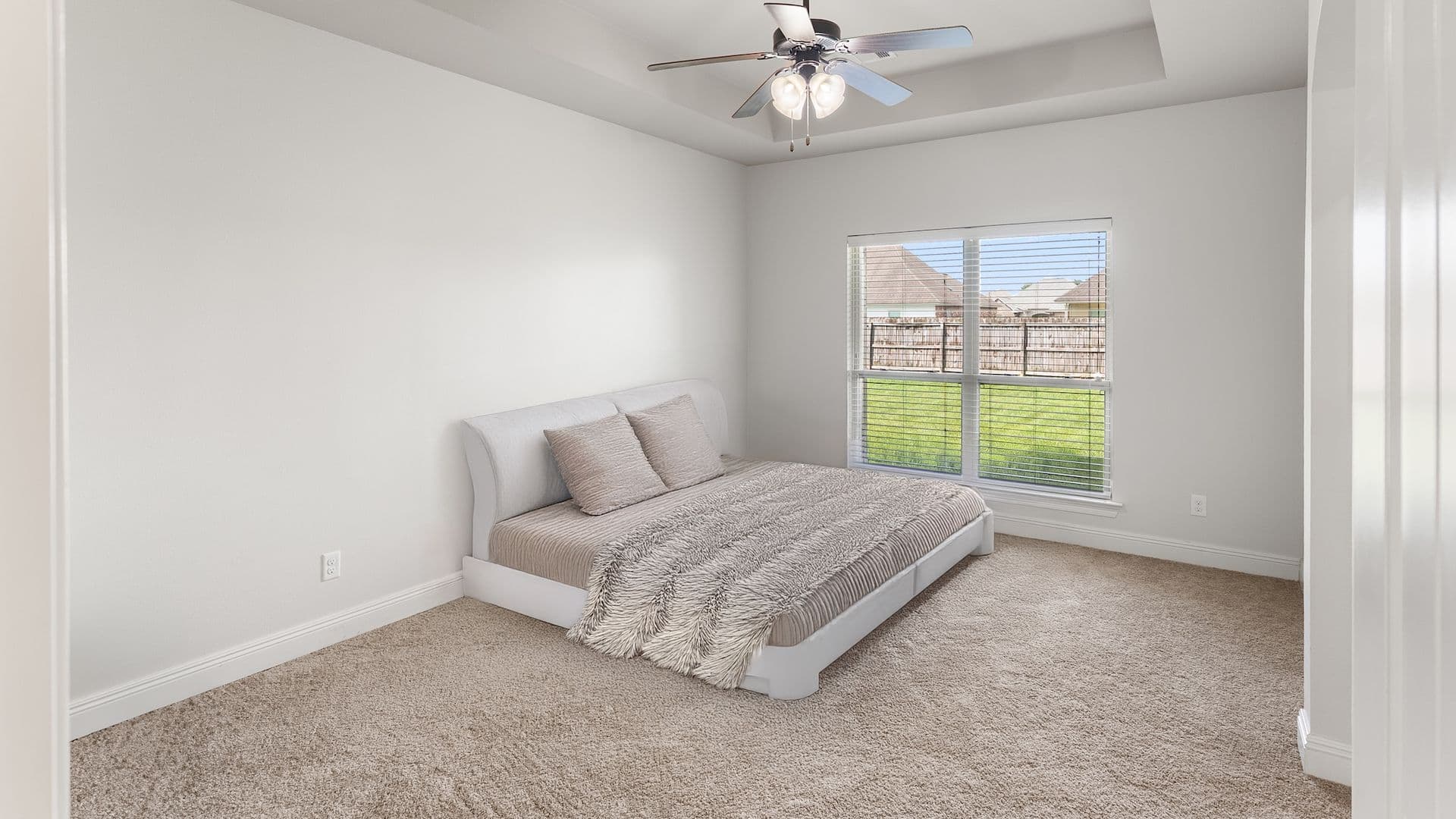 Prairieville House: 17634 Hoods Ridge Drive