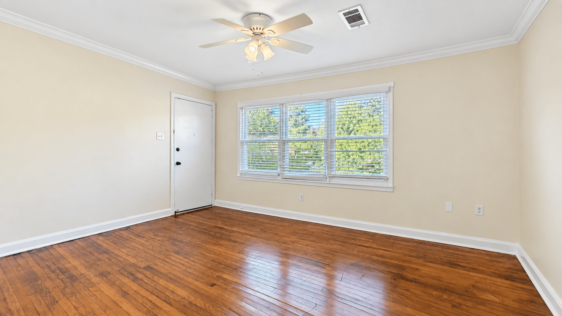 Baton Rouge Apartment: 975-977 Rittiner Drive