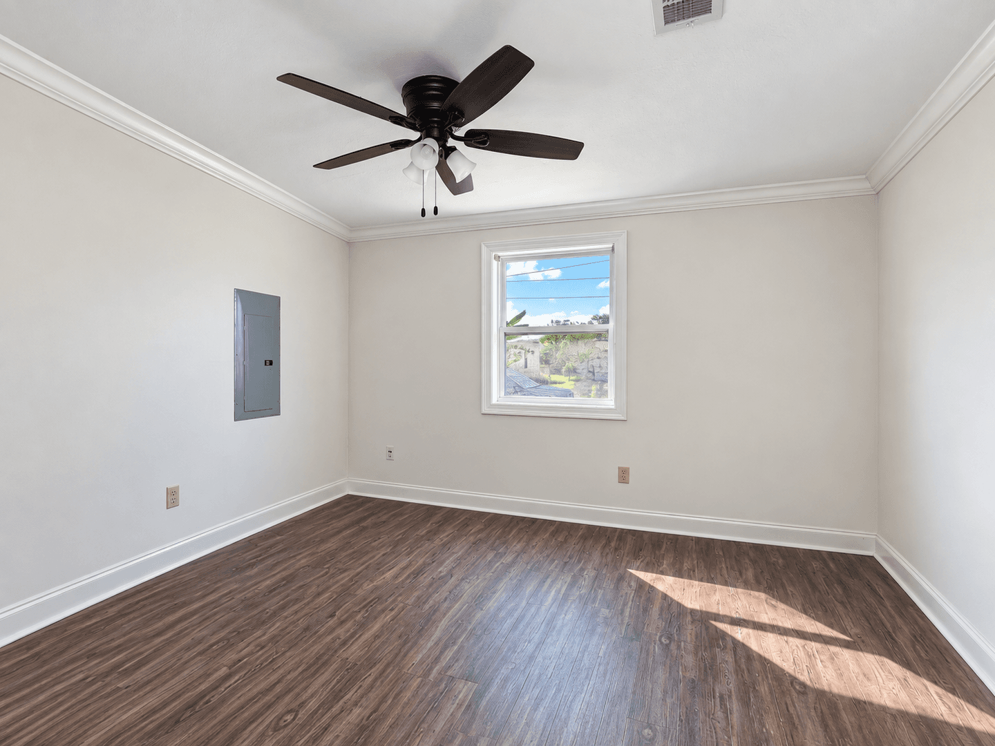 Port Allen House: 532 Avenue B