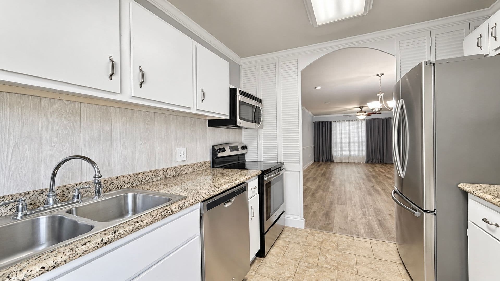 Baton Rouge House: 10448 Jefferson Highway