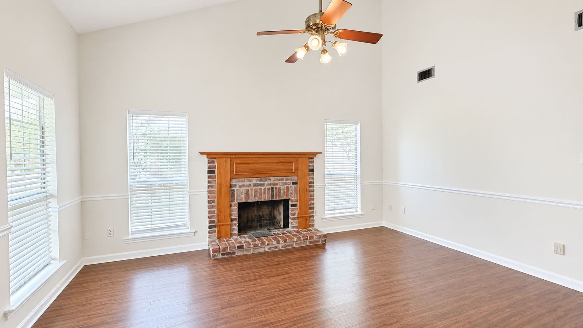 Baton Rouge House: 16324 Crepe Myrtle Dr