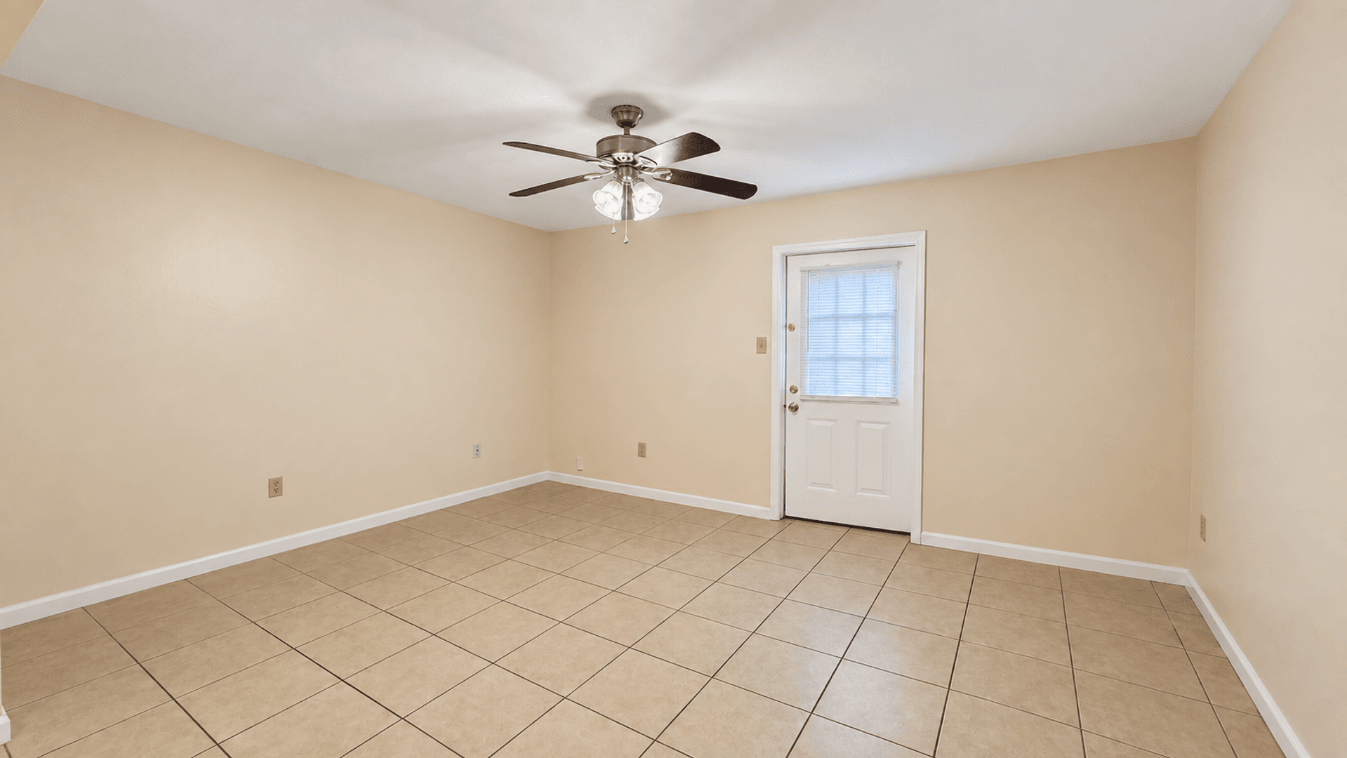 Baton Rouge House: 14743 Central Woods Avenue