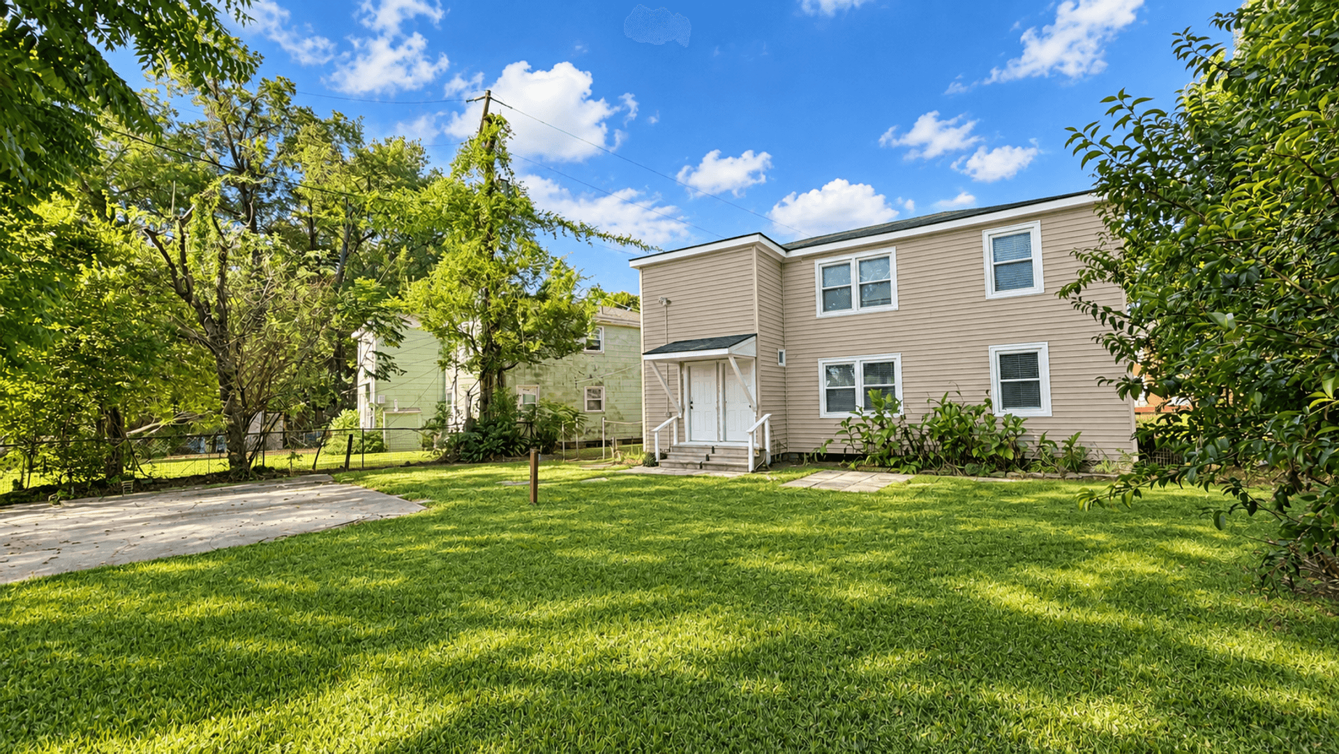 Baton Rouge Apartment: 975-977 Rittiner Drive