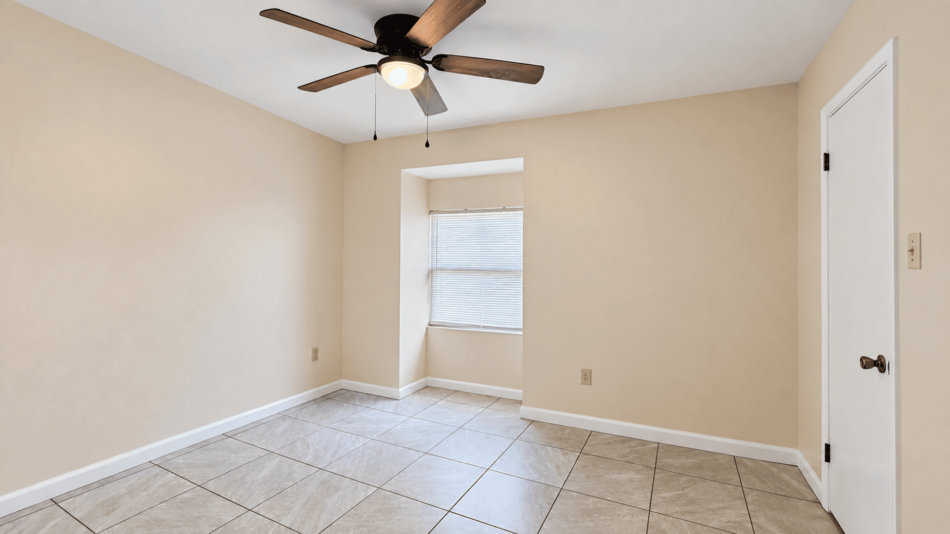 Baton Rouge House: 14743 Central Woods Avenue