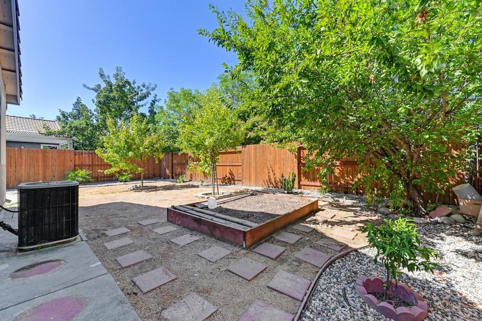 Sacramento House: 3737 Far Niente Way