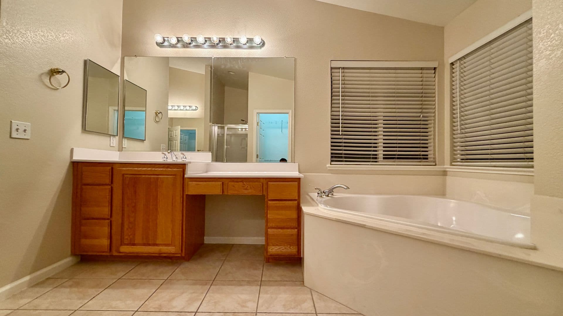 Sacramento House: 2958 Maybrook Drive