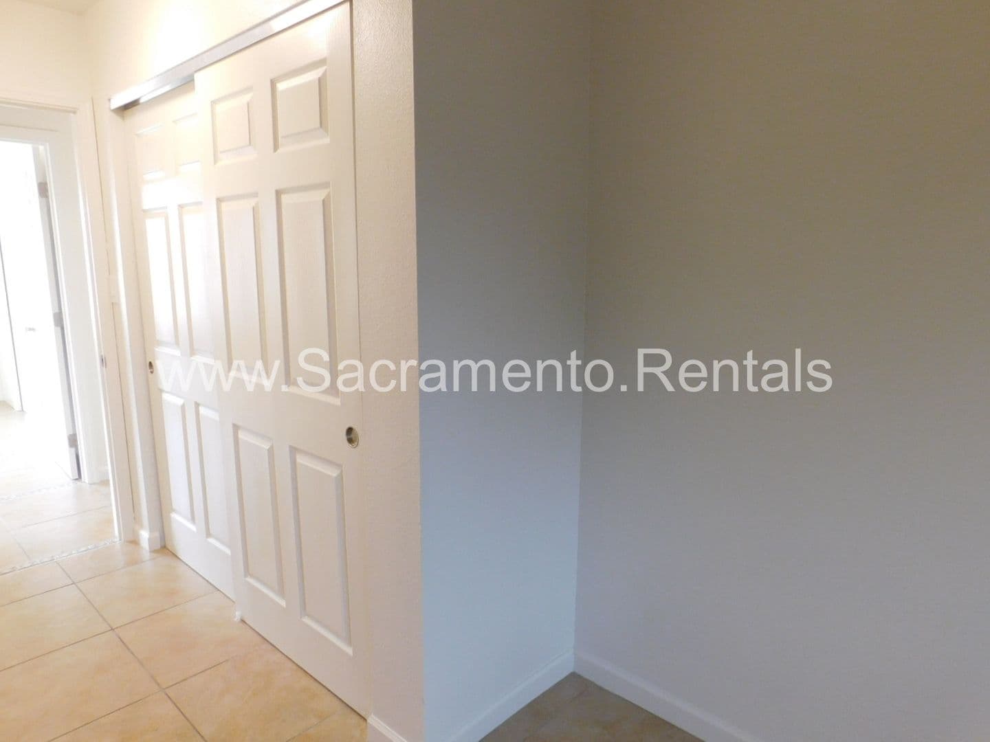 Sacramento House: 101 Kennelford Circle