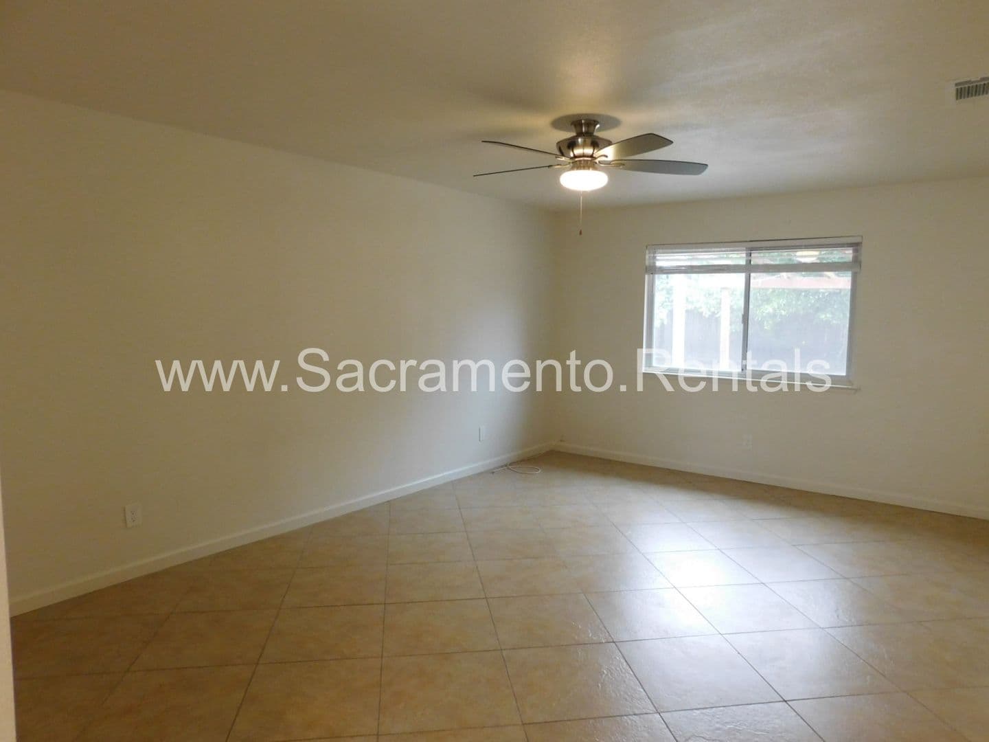 Sacramento House: 101 Kennelford Circle