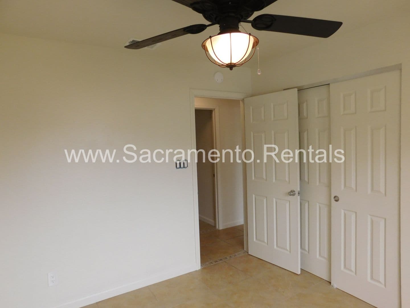 Sacramento House: 101 Kennelford Circle