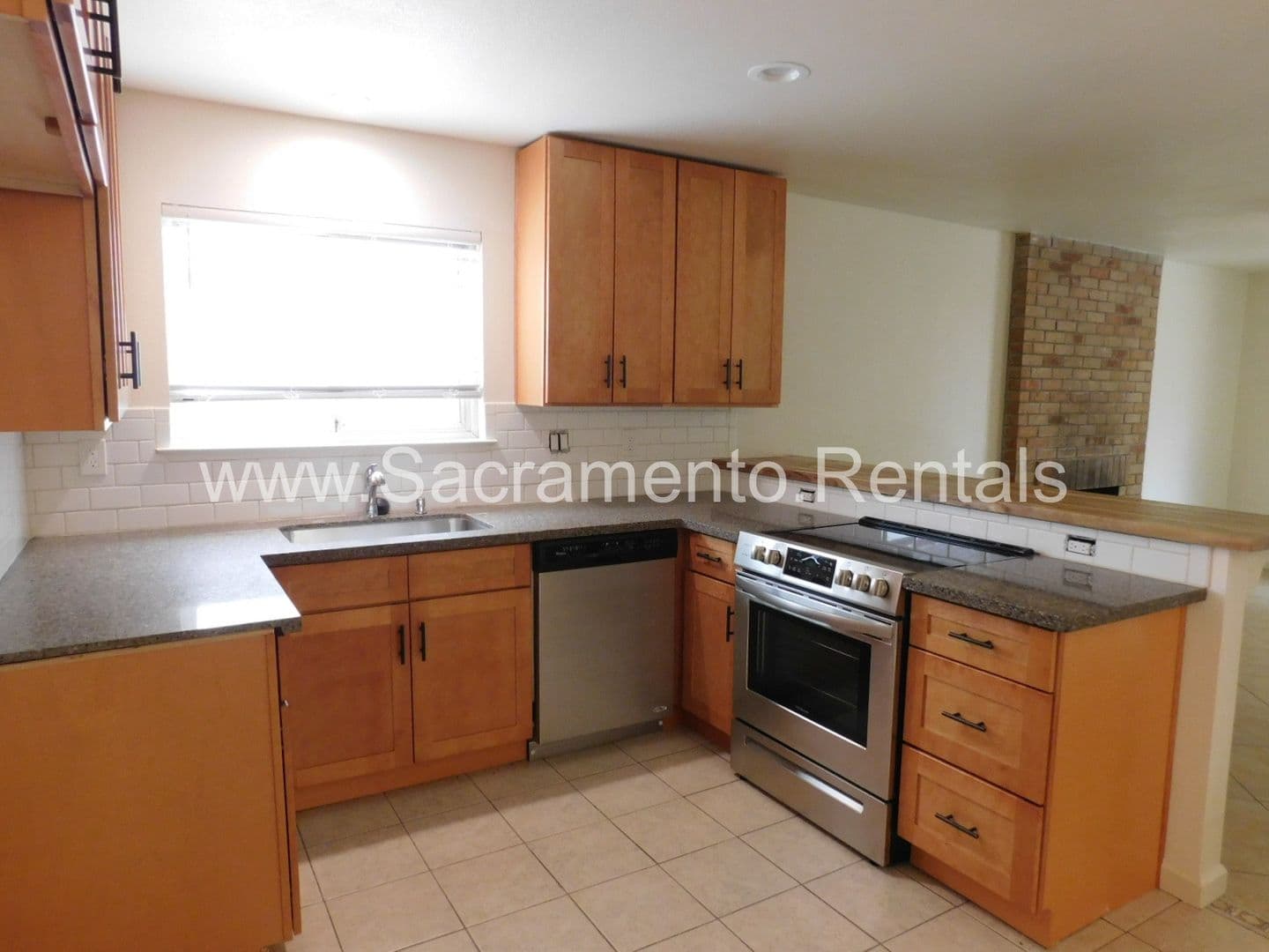 Sacramento House: 101 Kennelford Circle