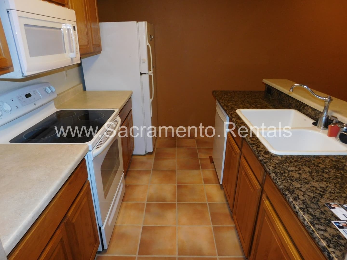 Sacramento House: 550 Del Verde Circle #5