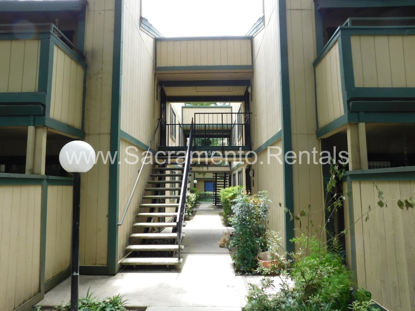 Sacramento House: 550 Del Verde Circle #5