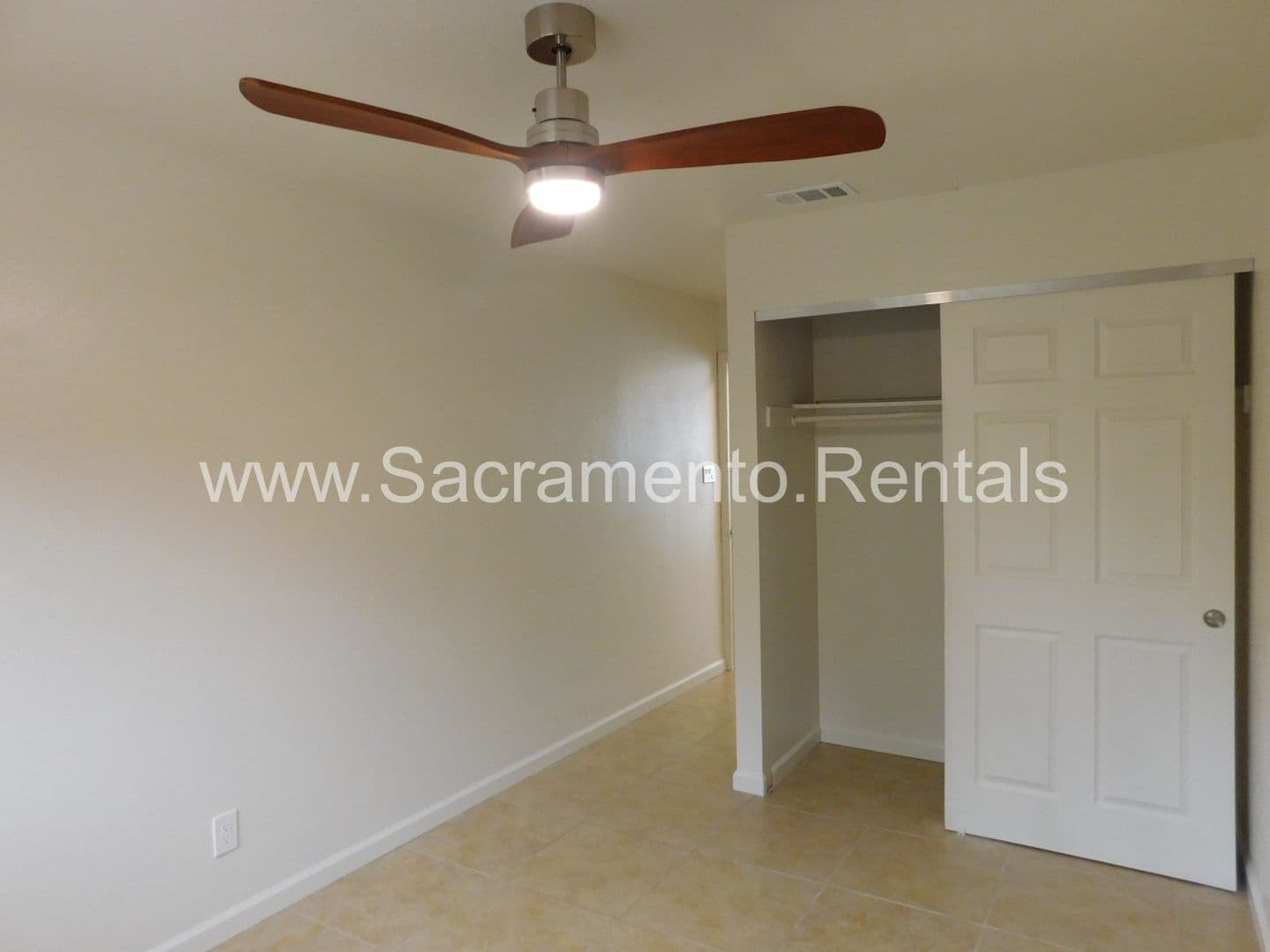 Sacramento House: 101 Kennelford Circle