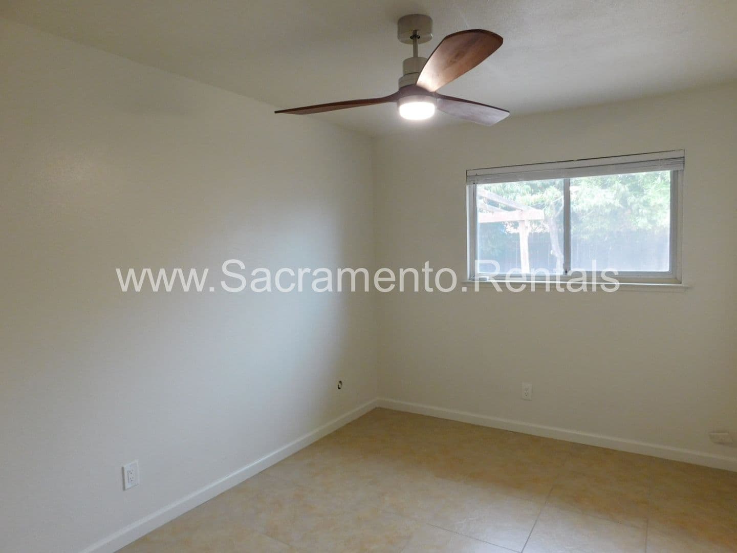 Sacramento House: 101 Kennelford Circle