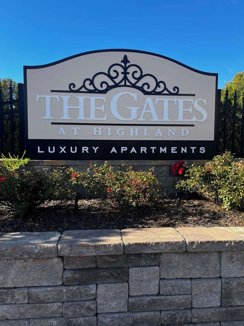 Hickory Apartment: 1710 8th St. Drive NE