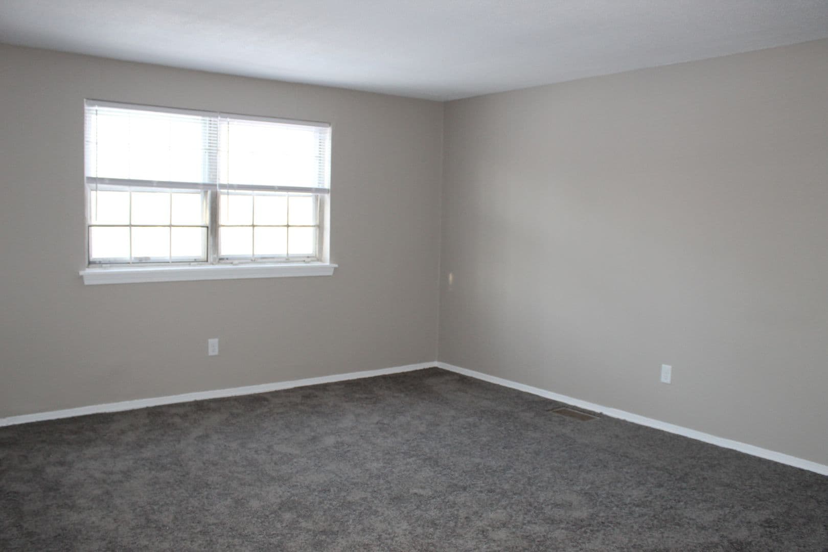 Storrs Apartment: 20 Carriage House Drive