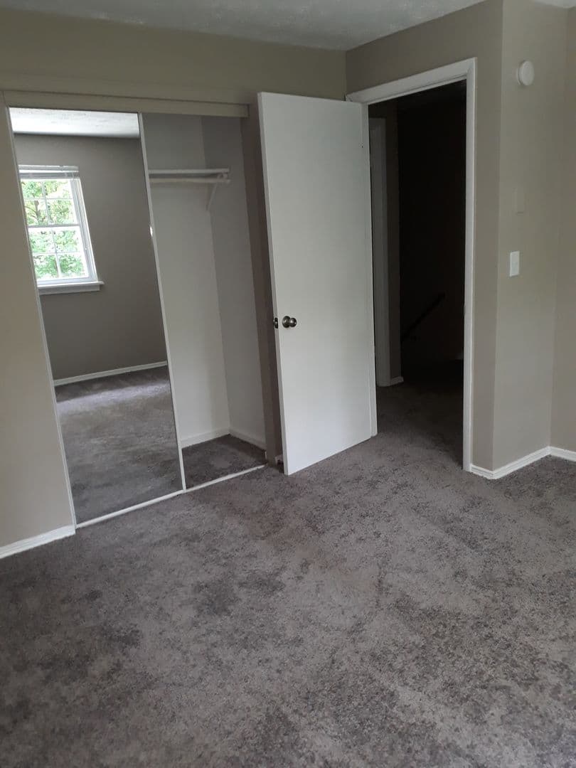 Storrs Apartment: 20 Carriage House Drive