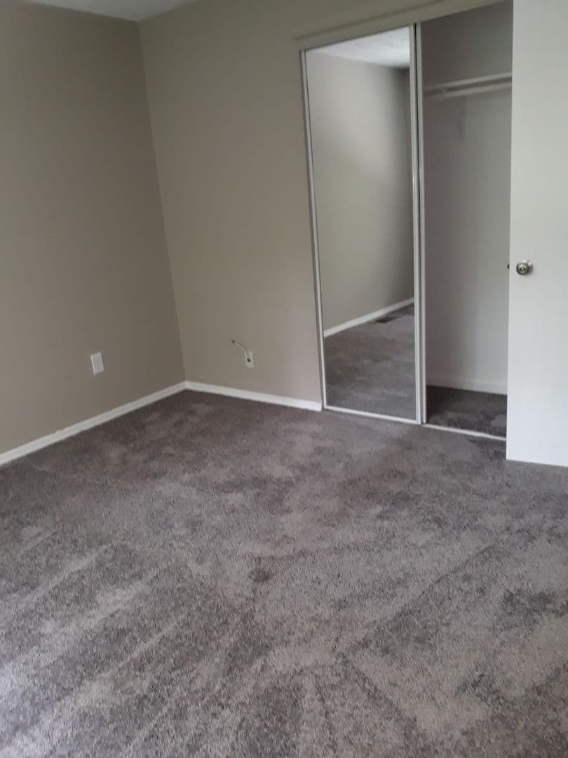 Storrs Apartment: 20 Carriage House Drive