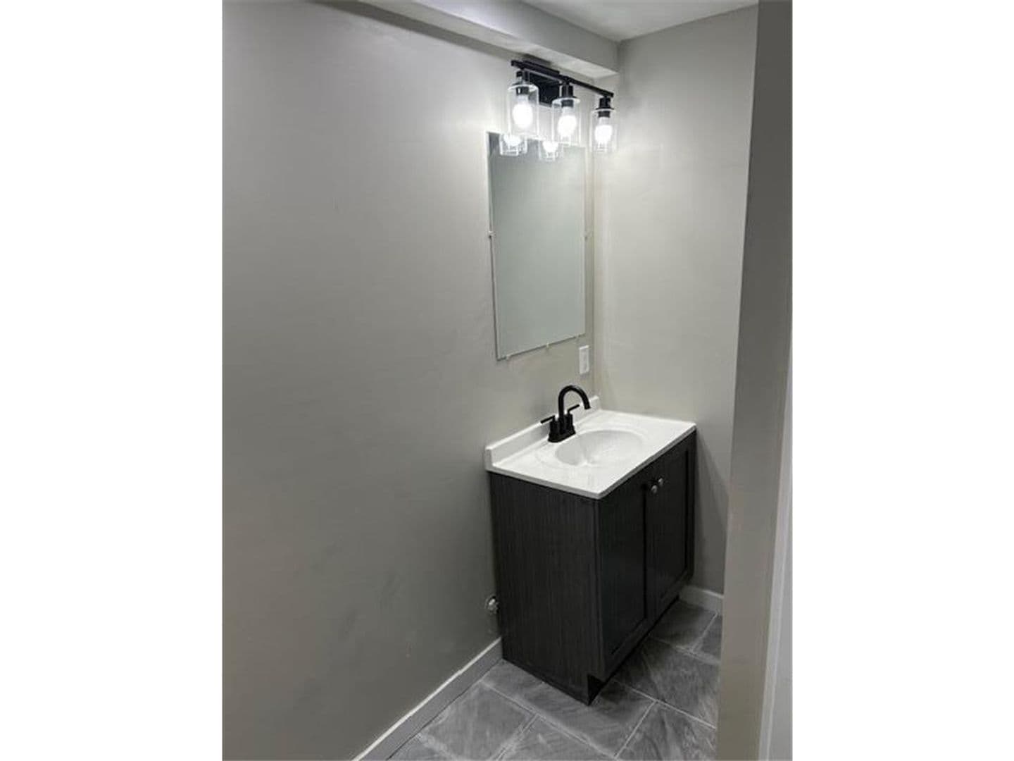 Minneapolis Apartment: 1023 17th Ave SE