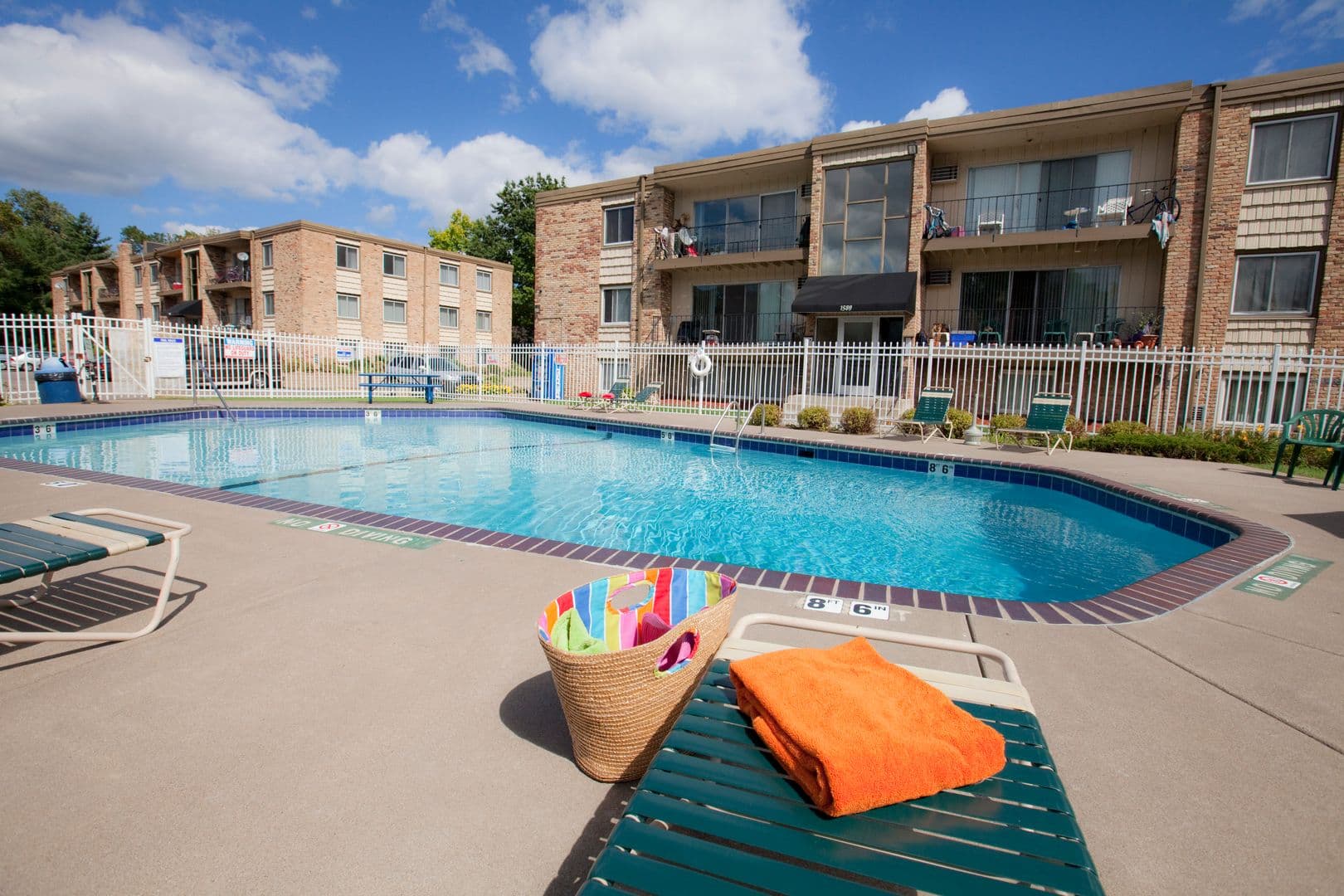 St Paul Apartment: 1570 Marion St