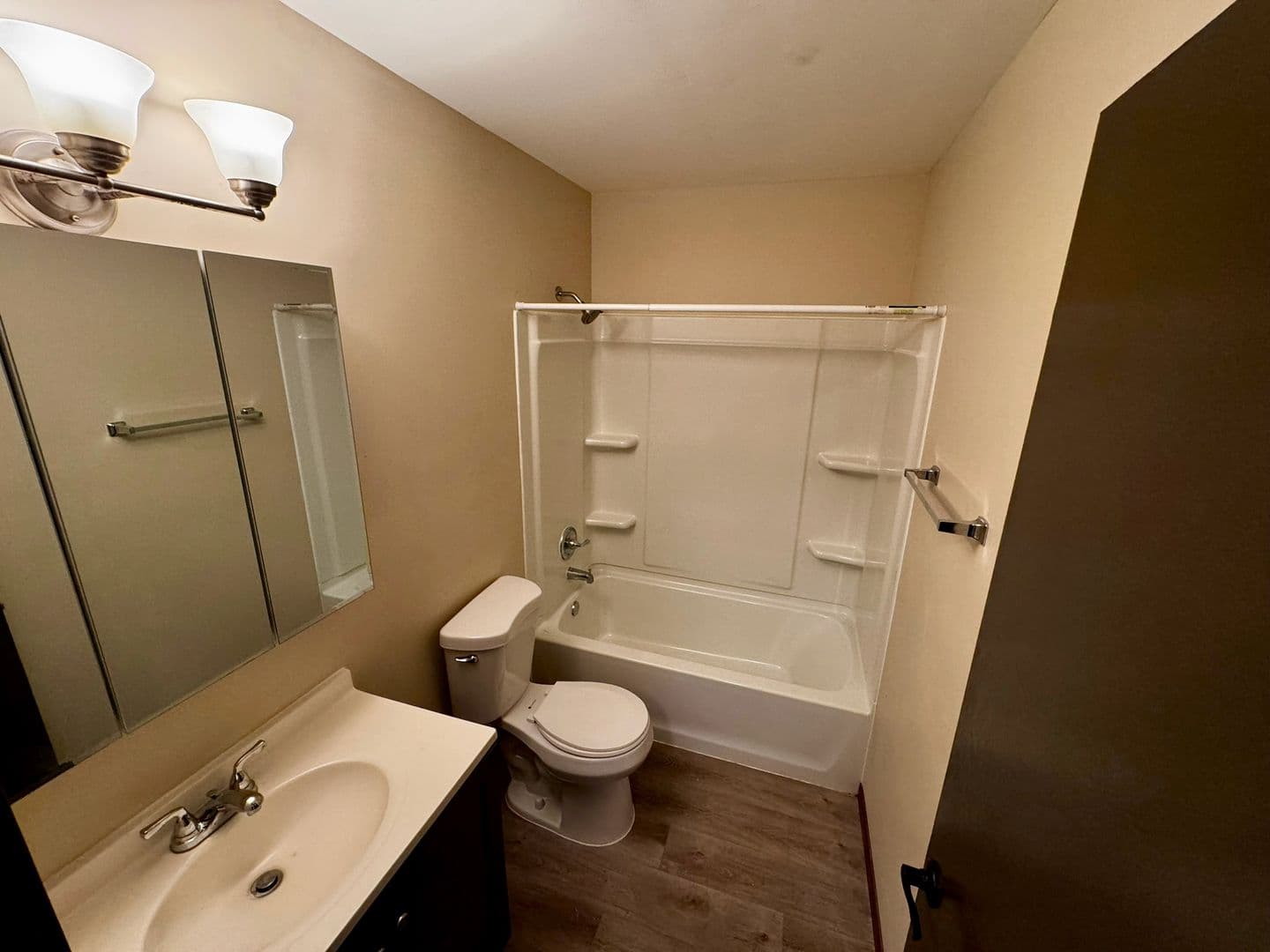 St Paul Apartment: 1074 York Ave