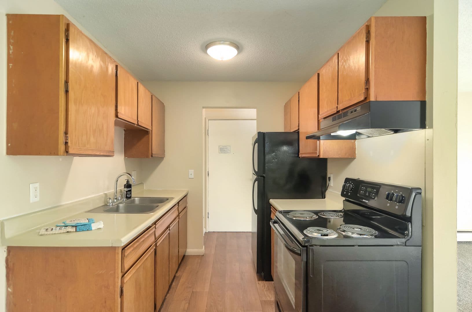 St Paul Apartment: 1570 Marion St