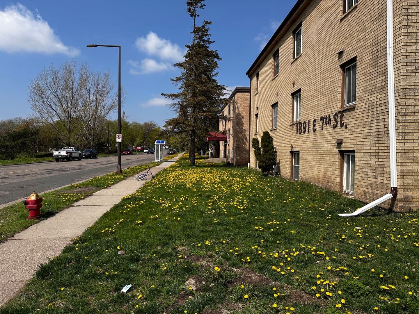 St Paul Apartment: 1871 7th St E