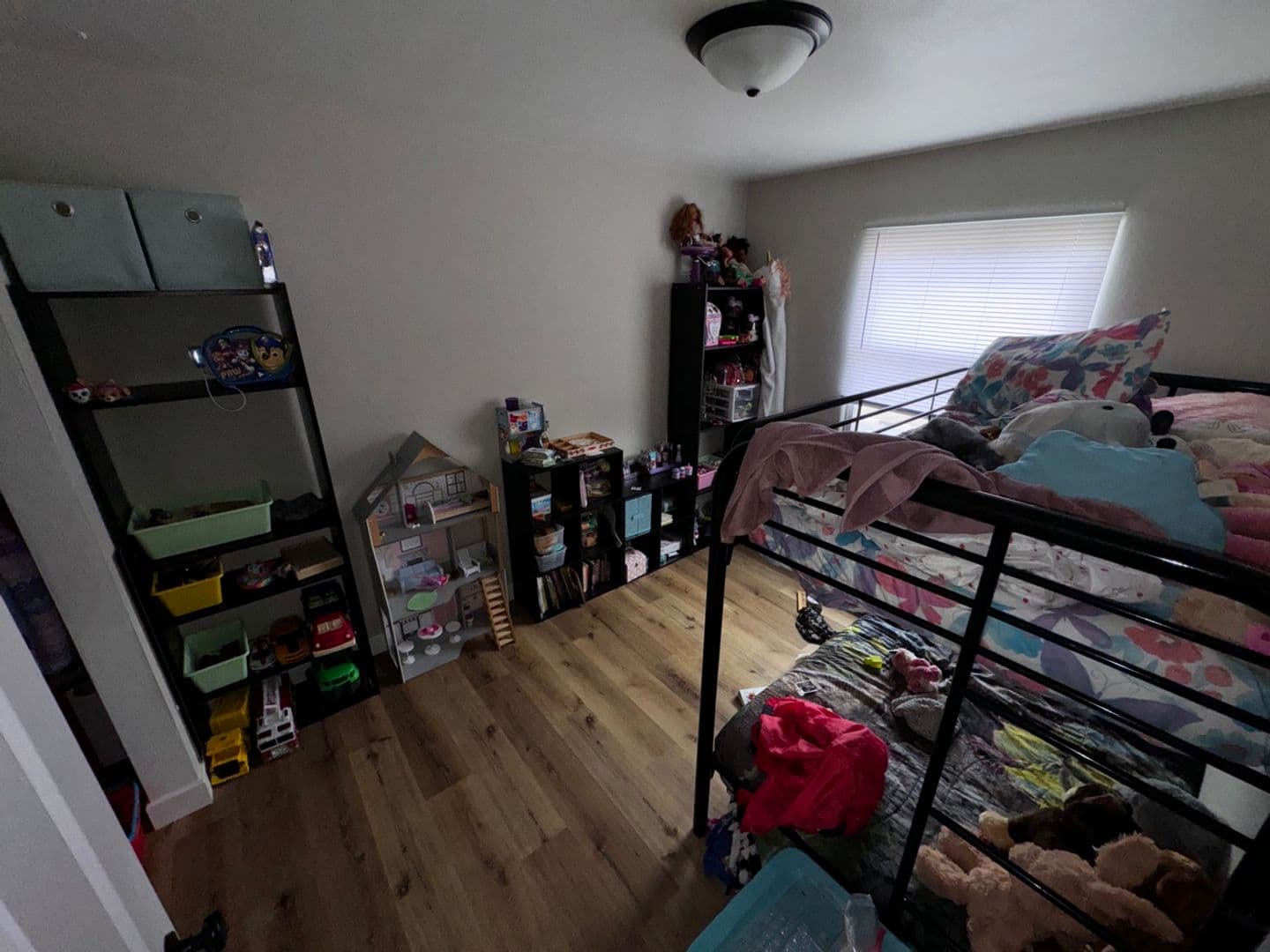 St Paul Apartment: 1891 7th St E