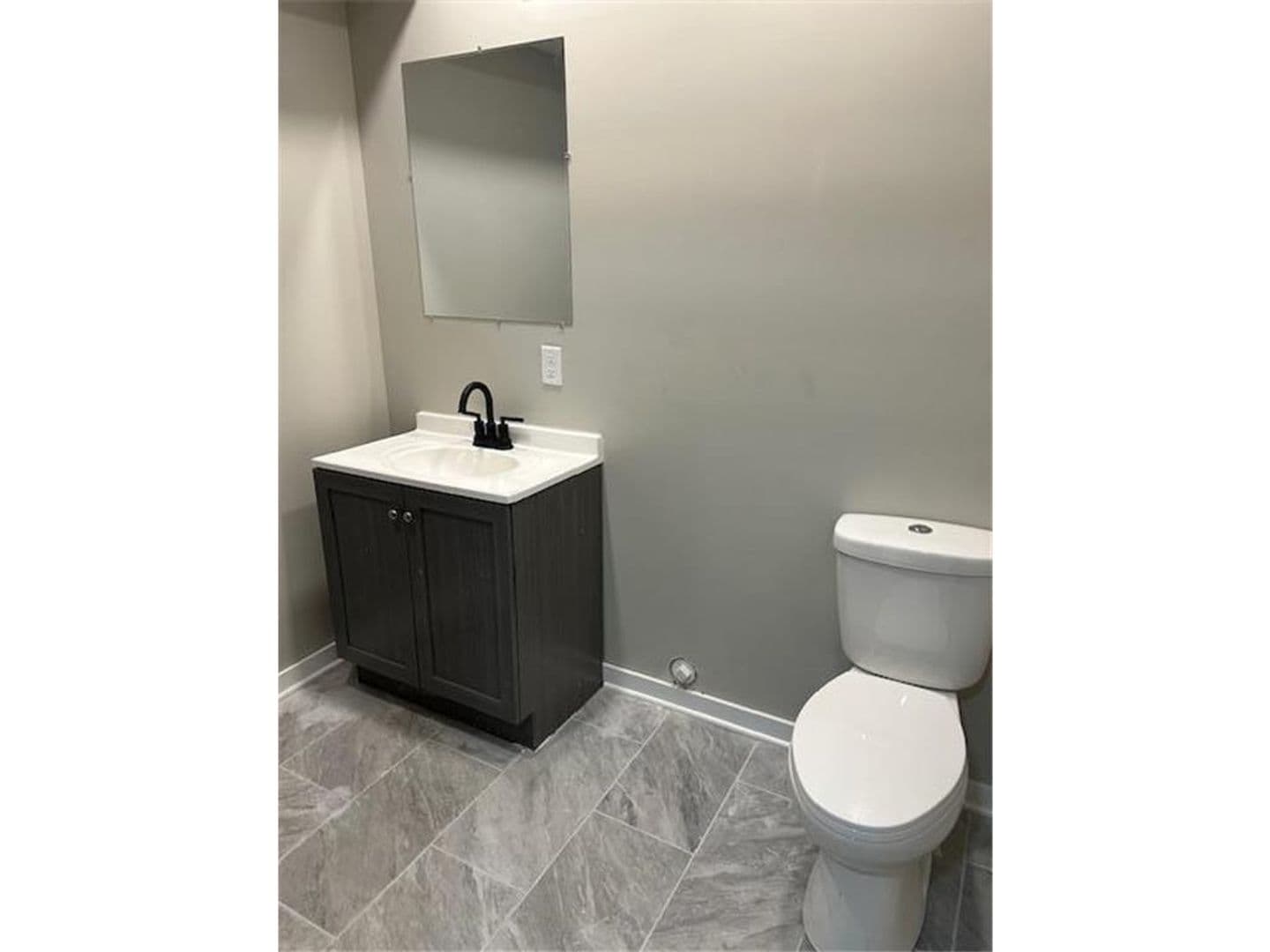 Minneapolis Apartment: 1023 17th Ave SE