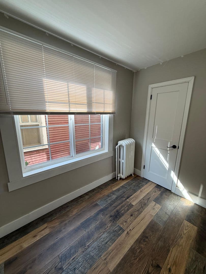 St Paul Apartment: 251 Maria Ave