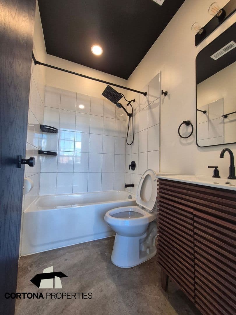St. Louis Apartment: 2327 Texas Ave