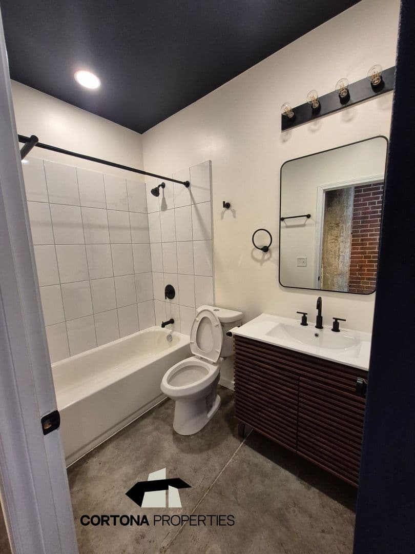 St. Louis Apartment: 2327 Texas Ave