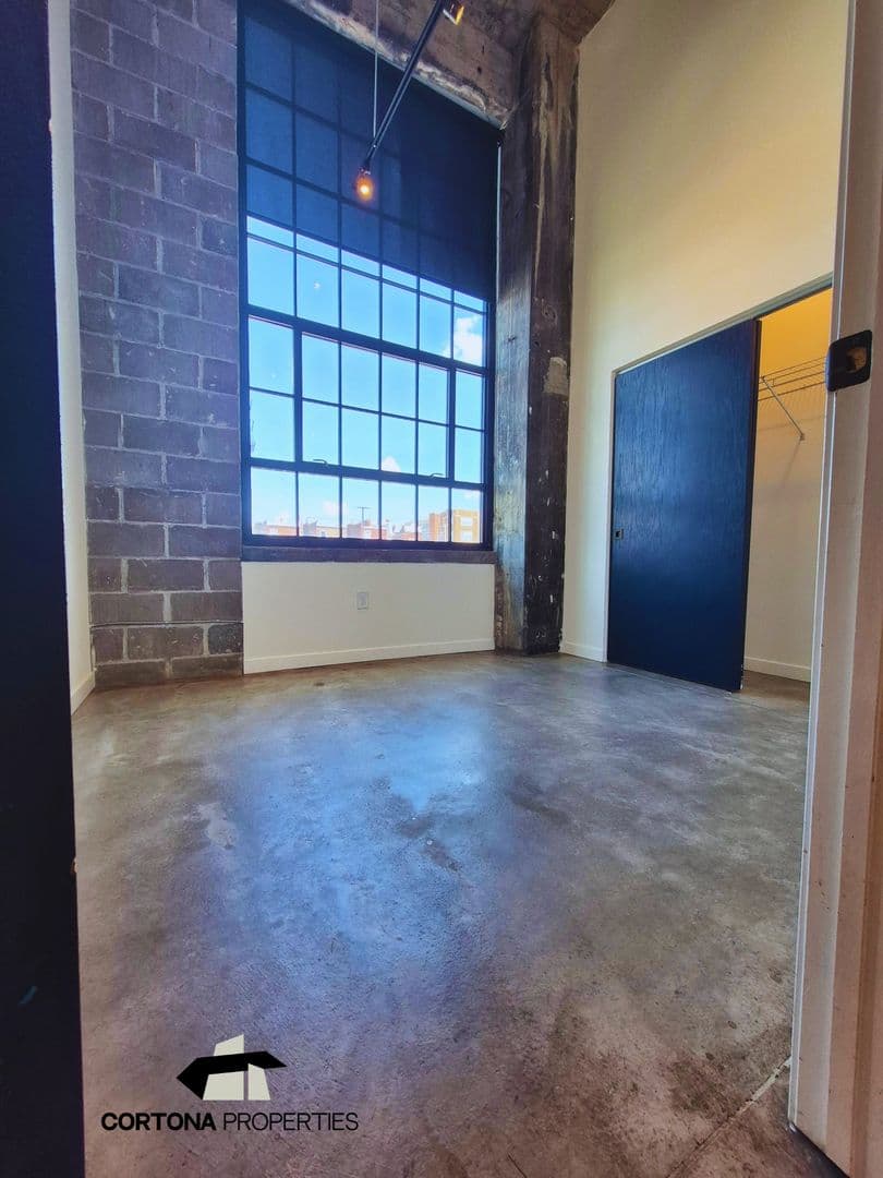 St. Louis Apartment: 2327 Texas Ave
