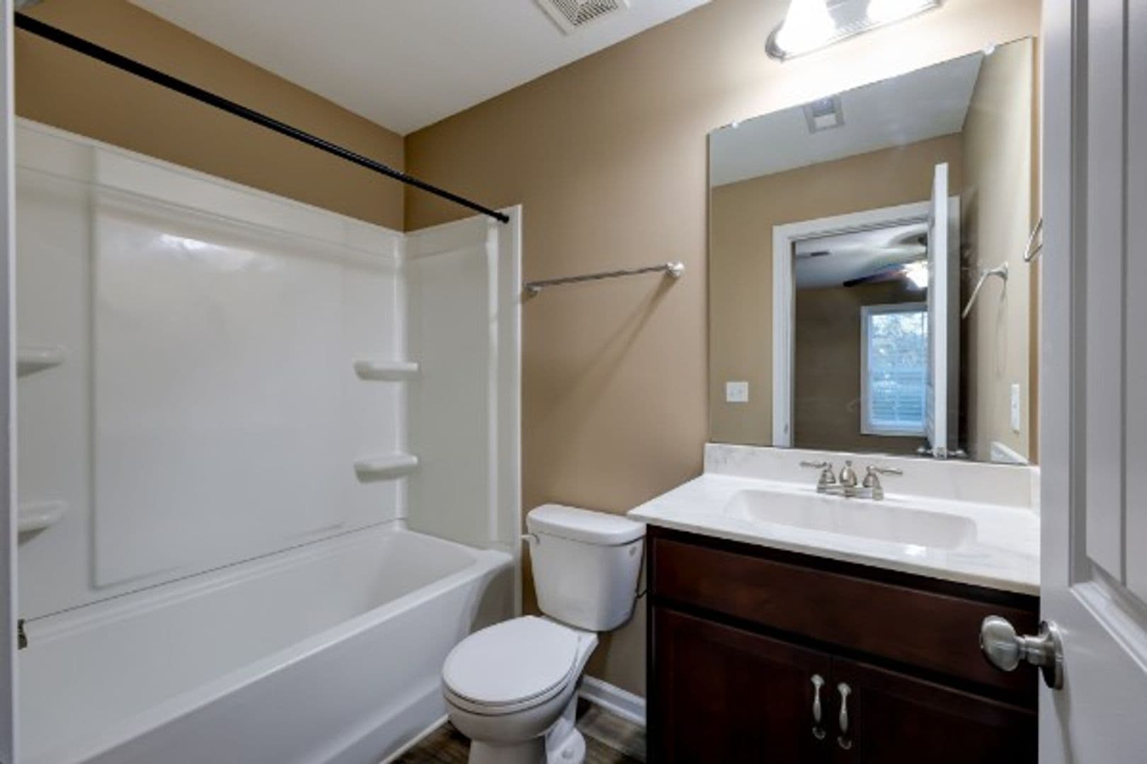 Clarksville Apartment: 991 Big Sky Drive