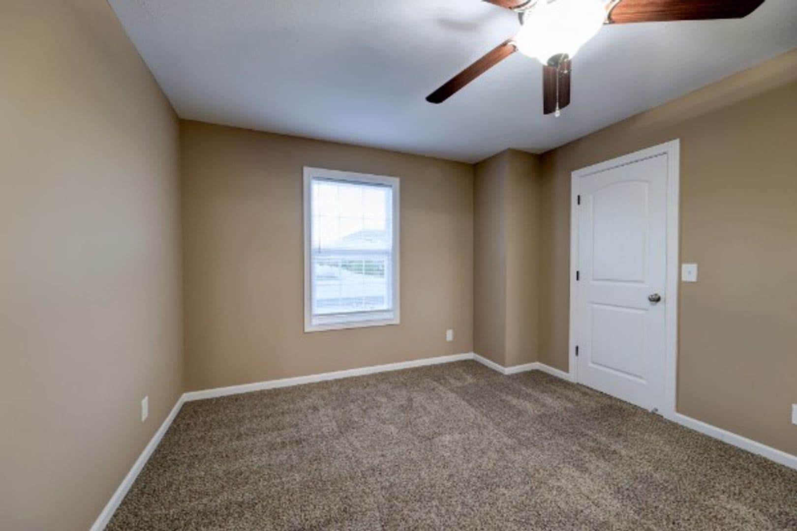 Clarksville Apartment: 991 Big Sky Drive