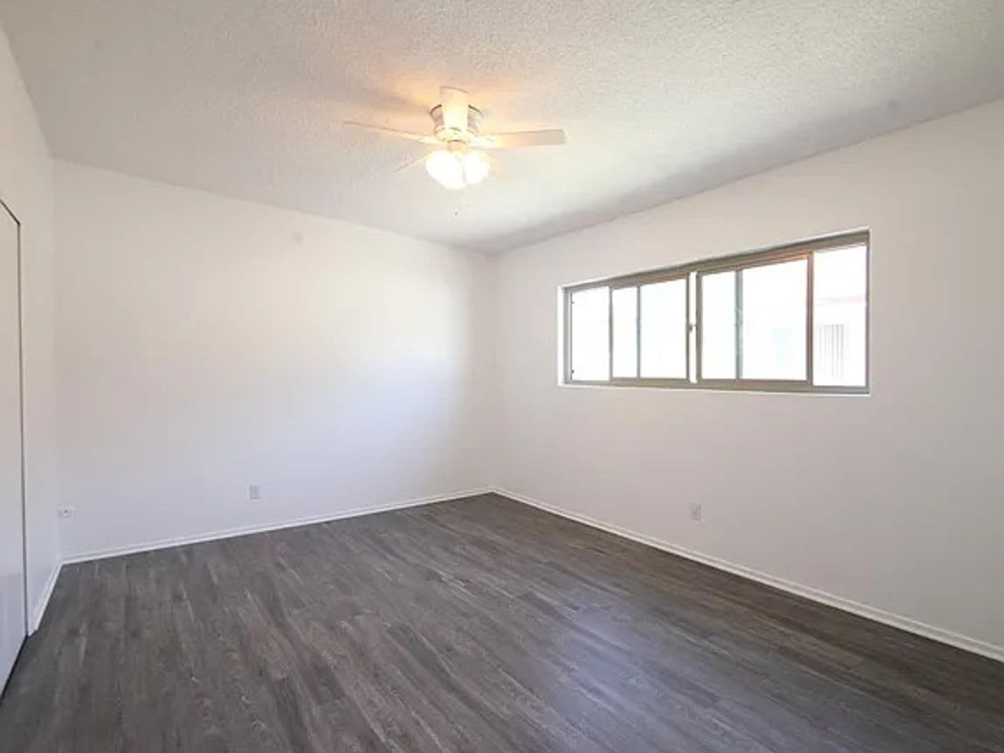 Los Angeles Apartment: 1226 N Commonwealth