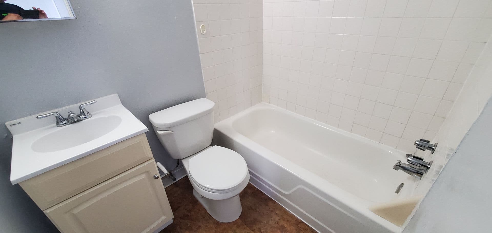 Pittsburgh Apartment: 304 S. Graham St. Apt. 2A