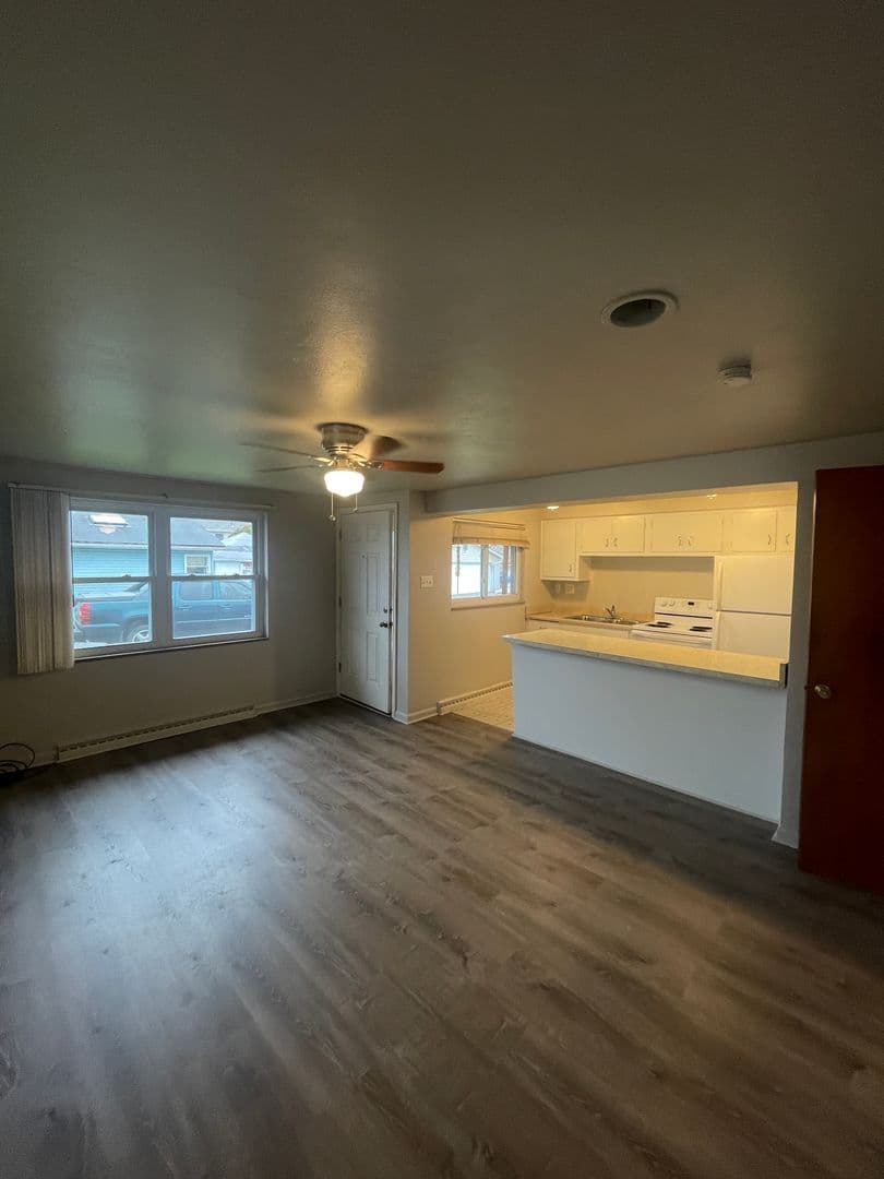 Elizabeth Apartment: 815 and 817 7th Avenue