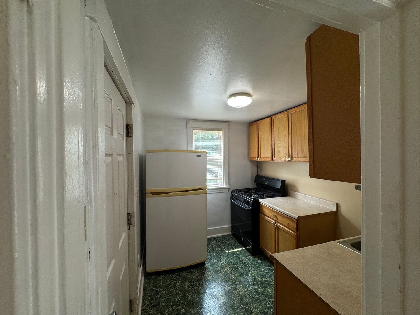 Pittsburgh Apartment: 2918 Clermont Avenue