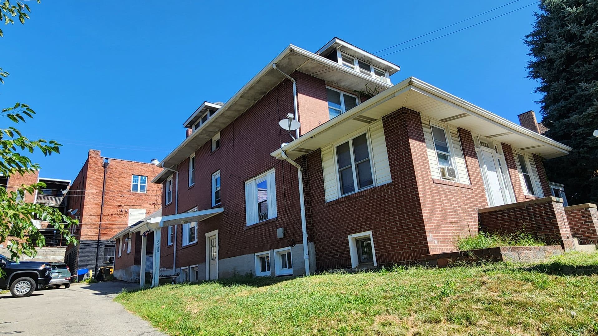 Pittsburgh Apartment: 3230 Wainbell Avenue