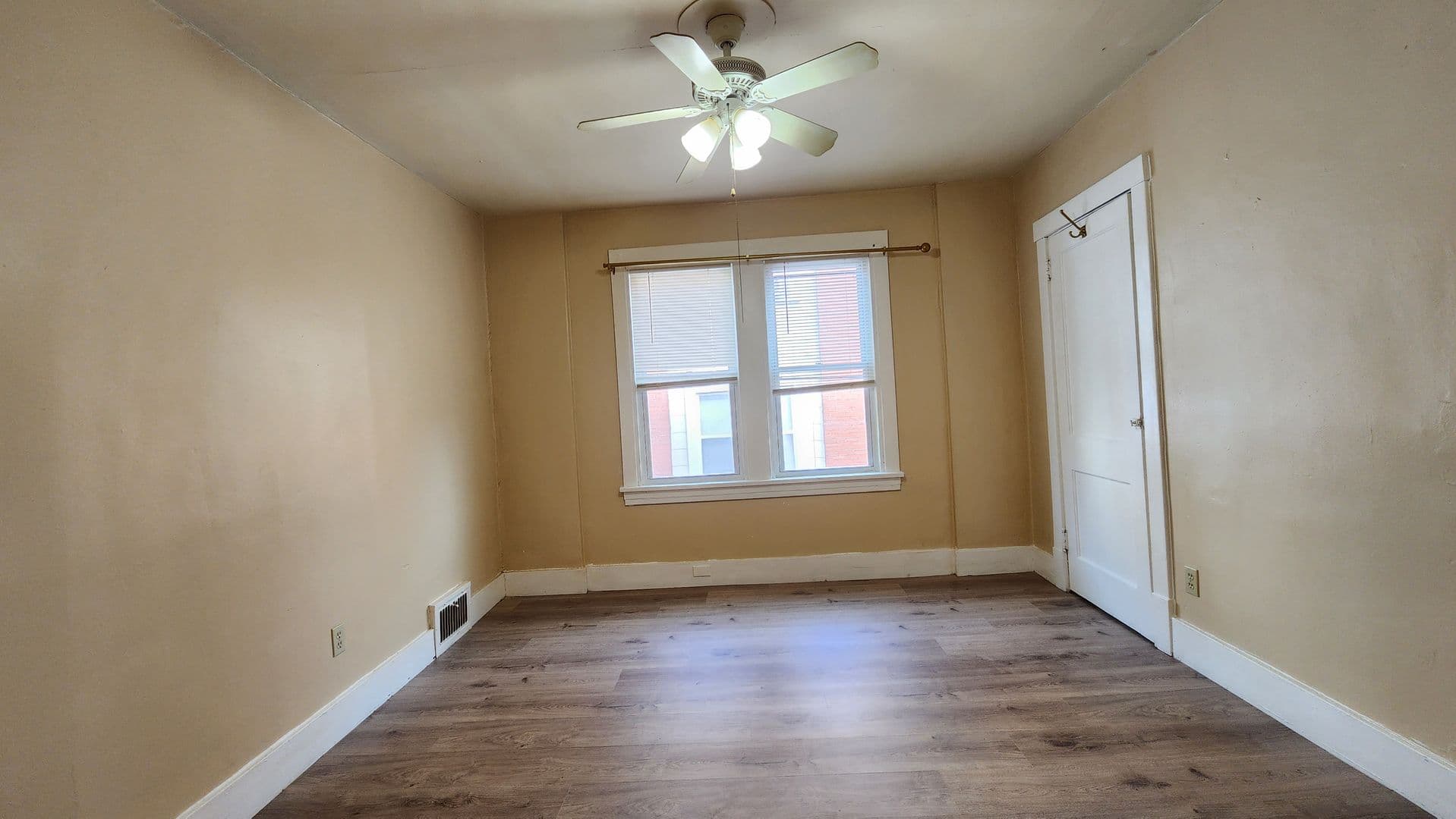 Pittsburgh Apartment: 2918 Clermont Avenue