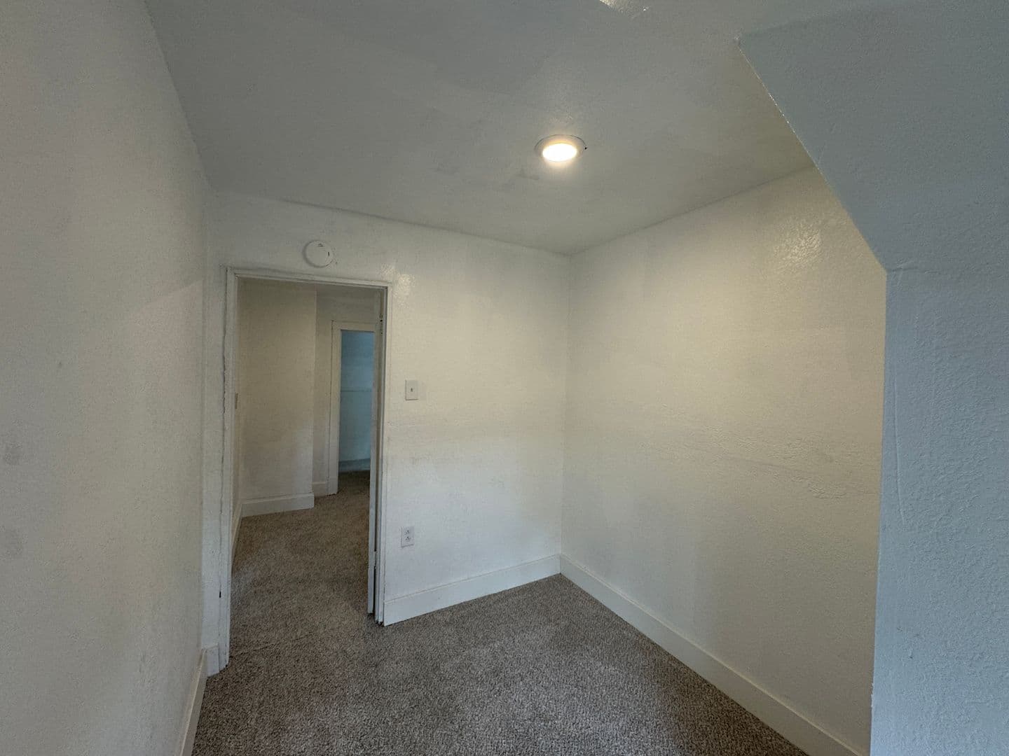 Pittsburgh House: 211 Reifert Street