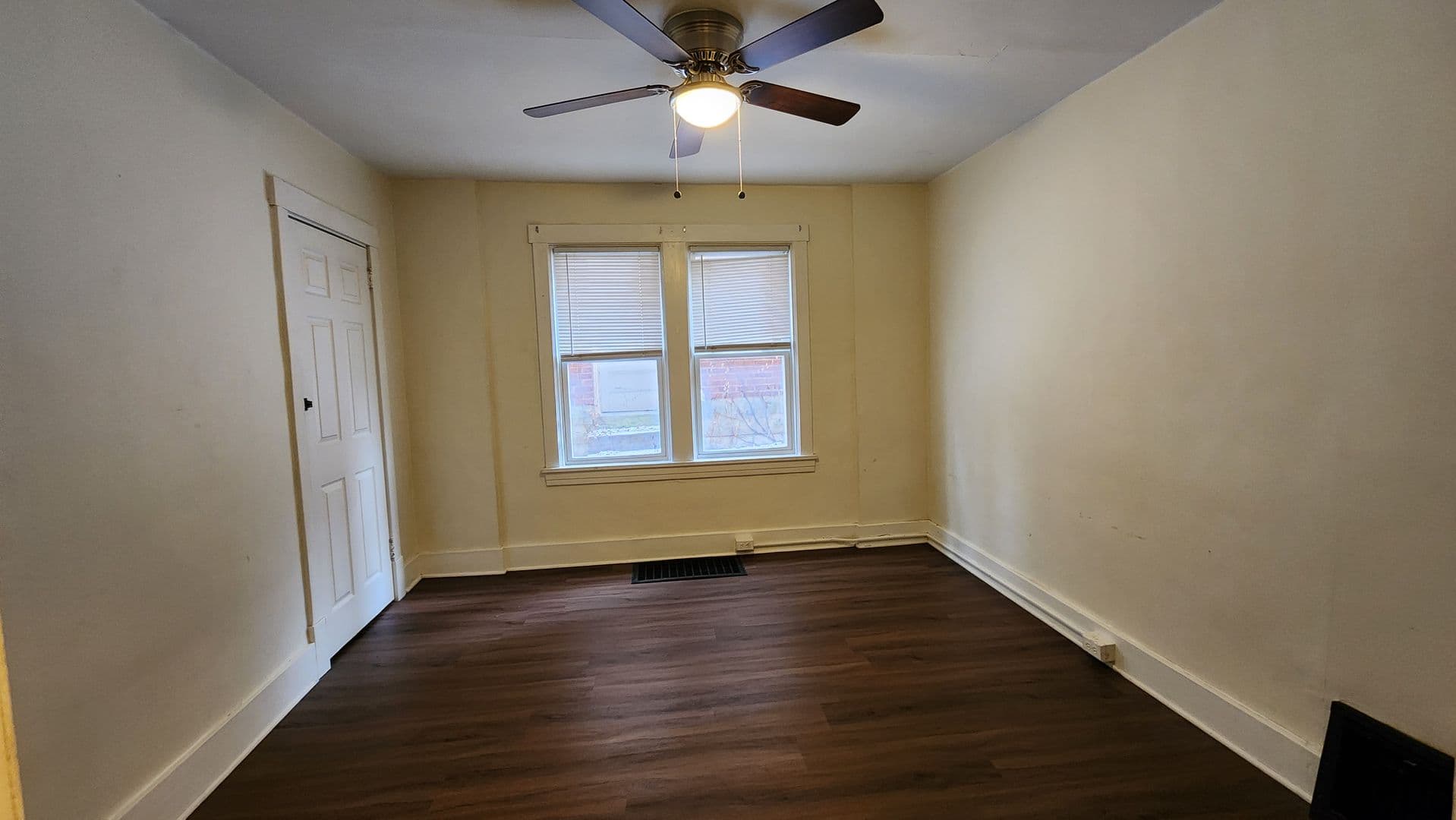 Pittsburgh Apartment: 2918 Clermont Avenue